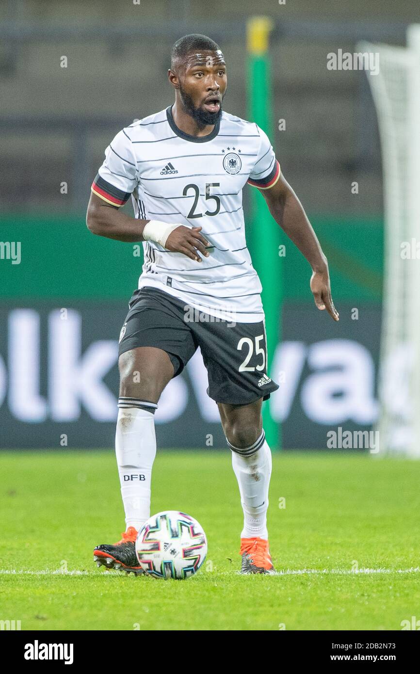 Stephan Kofi AMBROSIUS (GER) avec balle, action simple avec balle, action, football Laenderspiel, U21, jeu amical, Allemagne (GER) - Slovénie (SLO) 1: 1, le 12 novembre 2020 à Braunschweig / Allemagne. € | utilisation dans le monde entier Banque D'Images