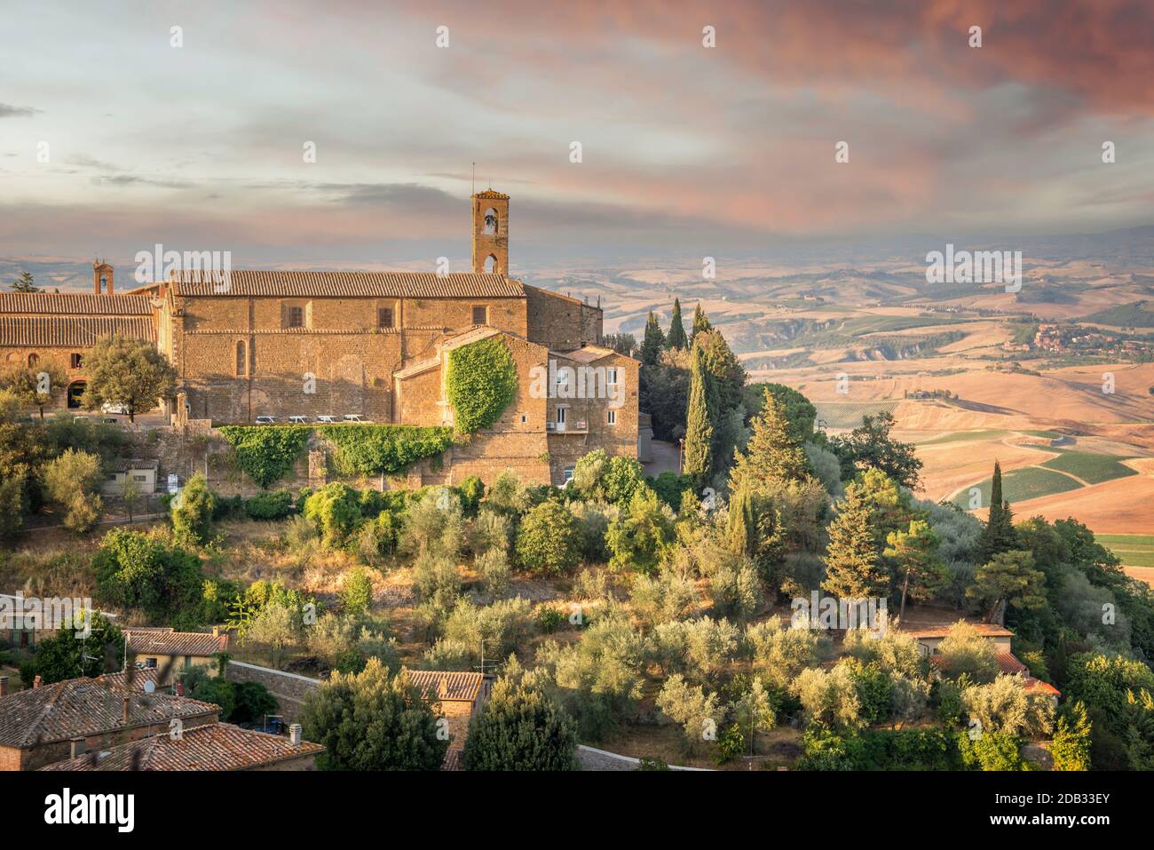 Avis de Montalcino, paysage de campagne dans l'arrière-plan, Toscane, Italie Banque D'Images