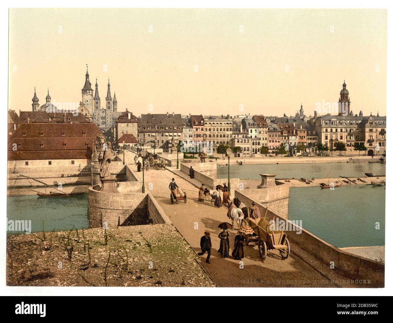 Vieux pont du Rhin (c'est-à-dire Vieux pont principal) et ville, Wurzburg, Bavière, Allemagne. Banque D'Images