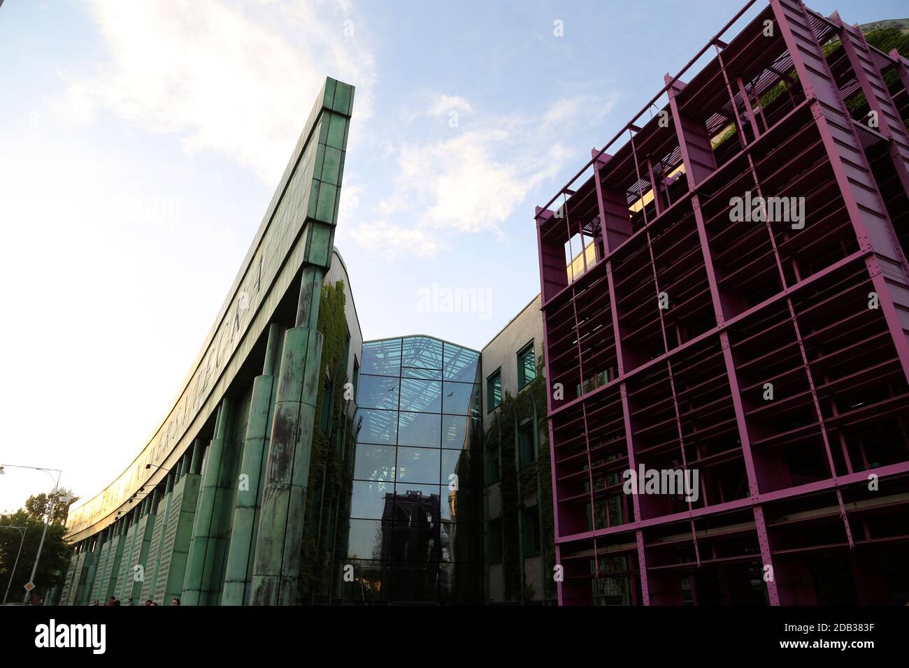 Vue sur la bibliothèque de l'Université de Varsovie Banque D'Images