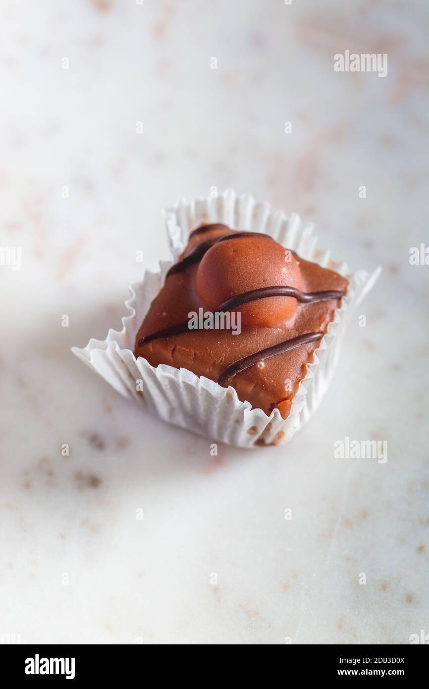 Gâteaux individuels au chocolat Fondant glacé Banque D'Images