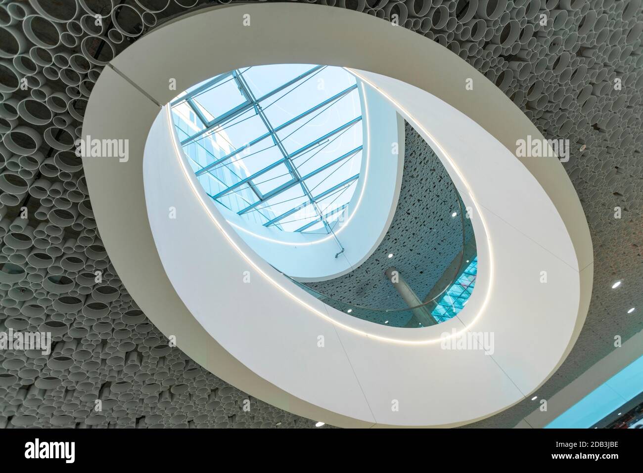 Intérieur du centre commercial dans la gare centrale de Vienne Banque D'Images