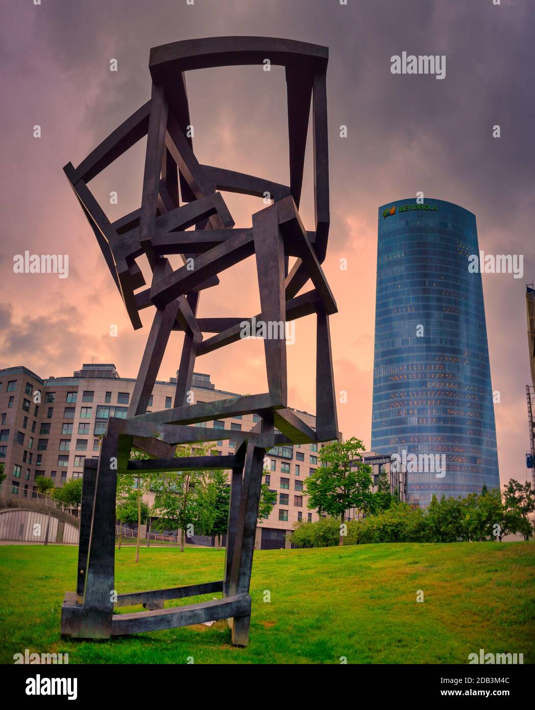 Sculpture moderne sur l'esplanade du musée Guggenheim de Bilbao, en Espagne Banque D'Images