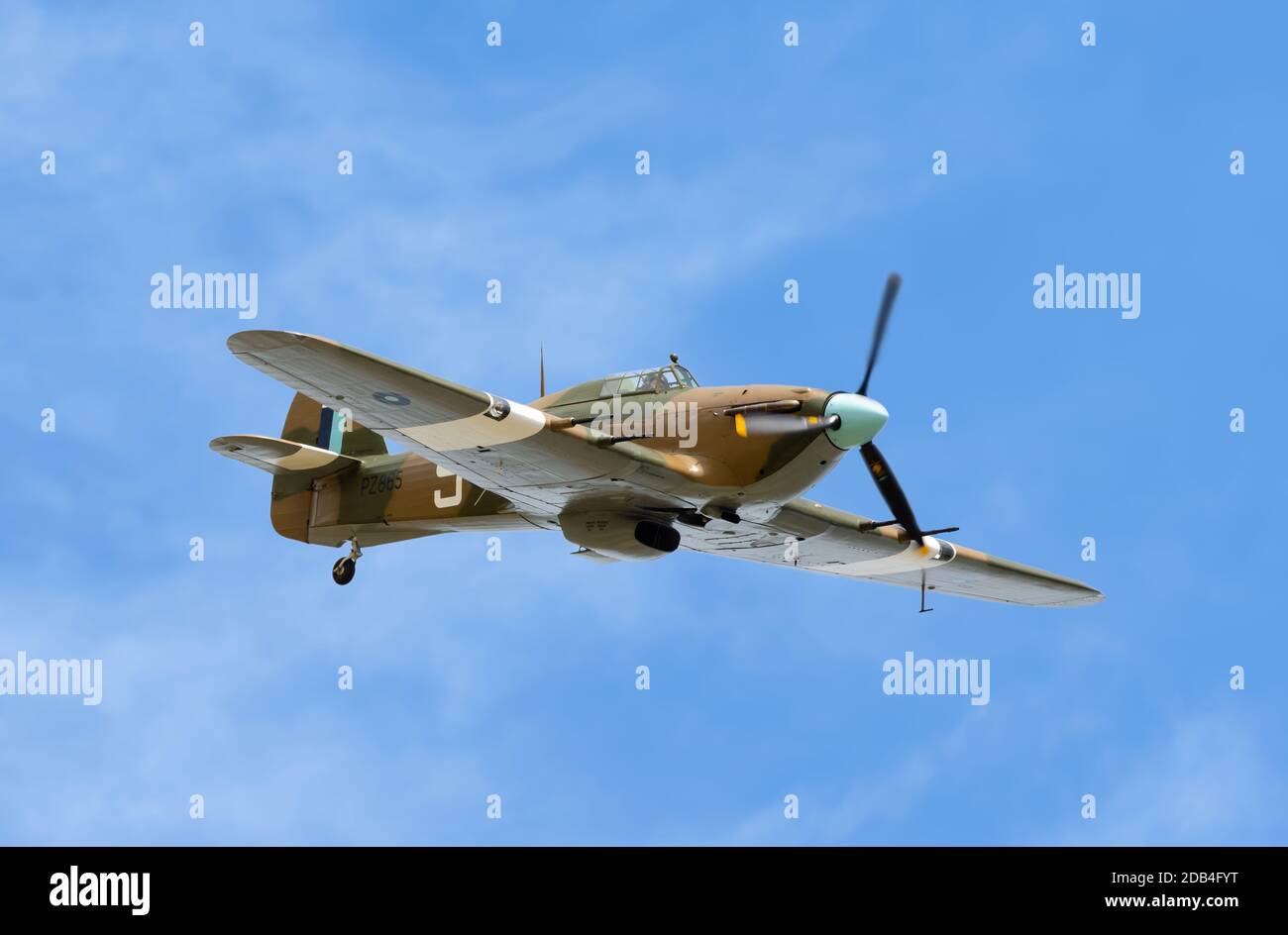 Hawker Hurricane (PZ865), un avion de chasse à hélice à moteur unique de la Seconde Guerre mondiale qui se produit dans un écran d'affichage aérien. Banque D'Images