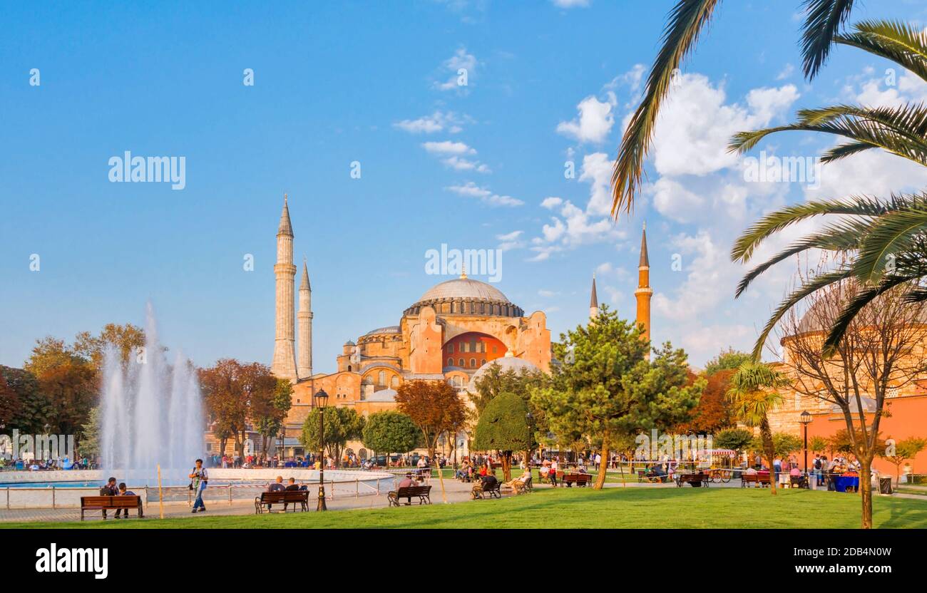 Istanbul, Turquie. Sainte-Sophie ou Sainte-Sophie ou Ayasofya. Construit comme une église au 6ème siècle, utilisé comme une mosquée à partir de 1453 , un musée à partir de 1935 U. Banque D'Images