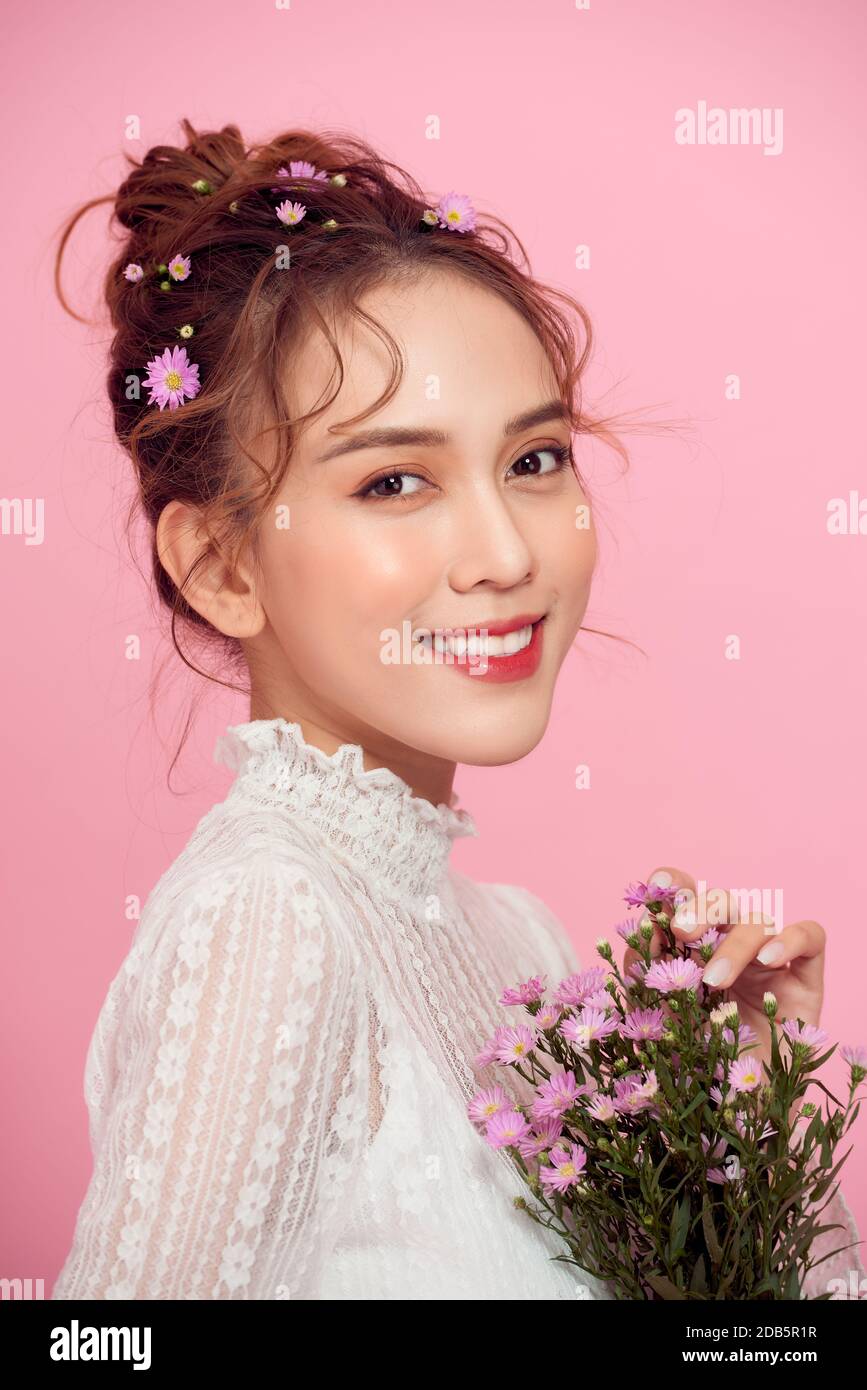 Poster Fille Avec Un Bouquet De Fleurs Abstraction Boho Style Nr