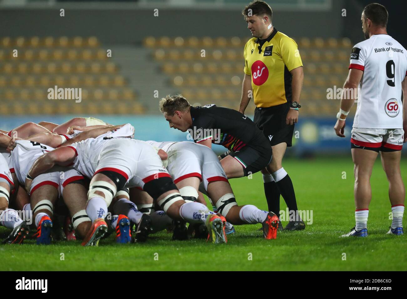 Parme, Italie. parme 2020, Italie, Stade Sergio Lanfranchise, 16 novembre 2020, Joshua Renton (Zebre) avec la mise en mêlée pendant Zebre Rugby vs Ulster Rugby - Rugby Guinness Pro 14 Match - Credit: LM/Massimiliano Carnabuci Credit: Massimiliano Carnabuci/LPS/ZUMA Wire/Alay Live News Banque D'Images