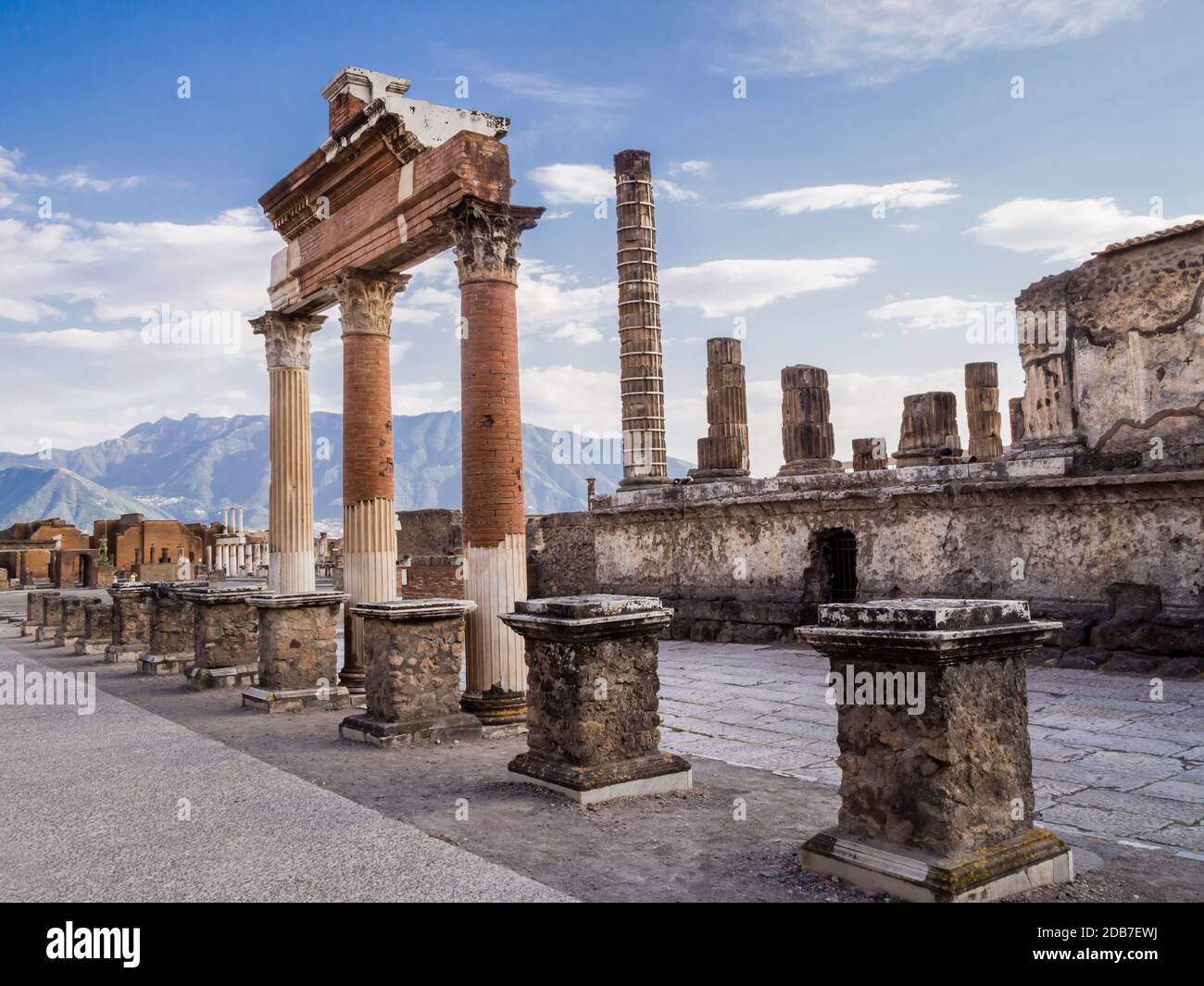 Ruines de l'ancienne ville de Pompéi, détruites par l'éruption du Vésuve en 79 après J.-C., Naples, Italie Banque D'Images