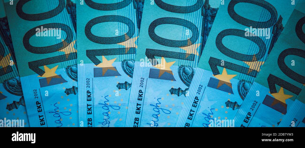 Euro argent. Euro fond de trésorerie. Lumière bleue de style euro. Billets de banque Banque D'Images