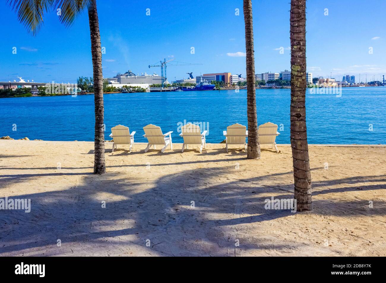 Tôt le matin dans la lumière de Bayfront Park à Miami Banque D'Images