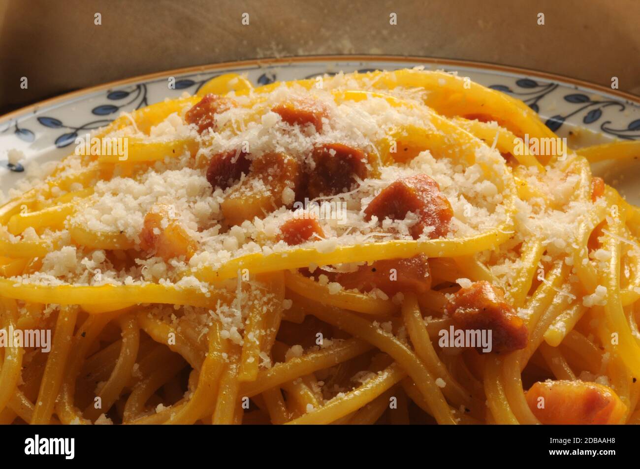 Spaghetti alla carbonara au fromage pecorino Banque D'Images