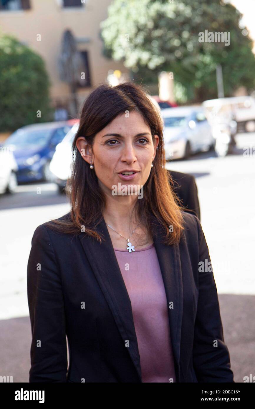 Virginie raggi laura mattarella partecipano alla inaugarazion Banque de ...
