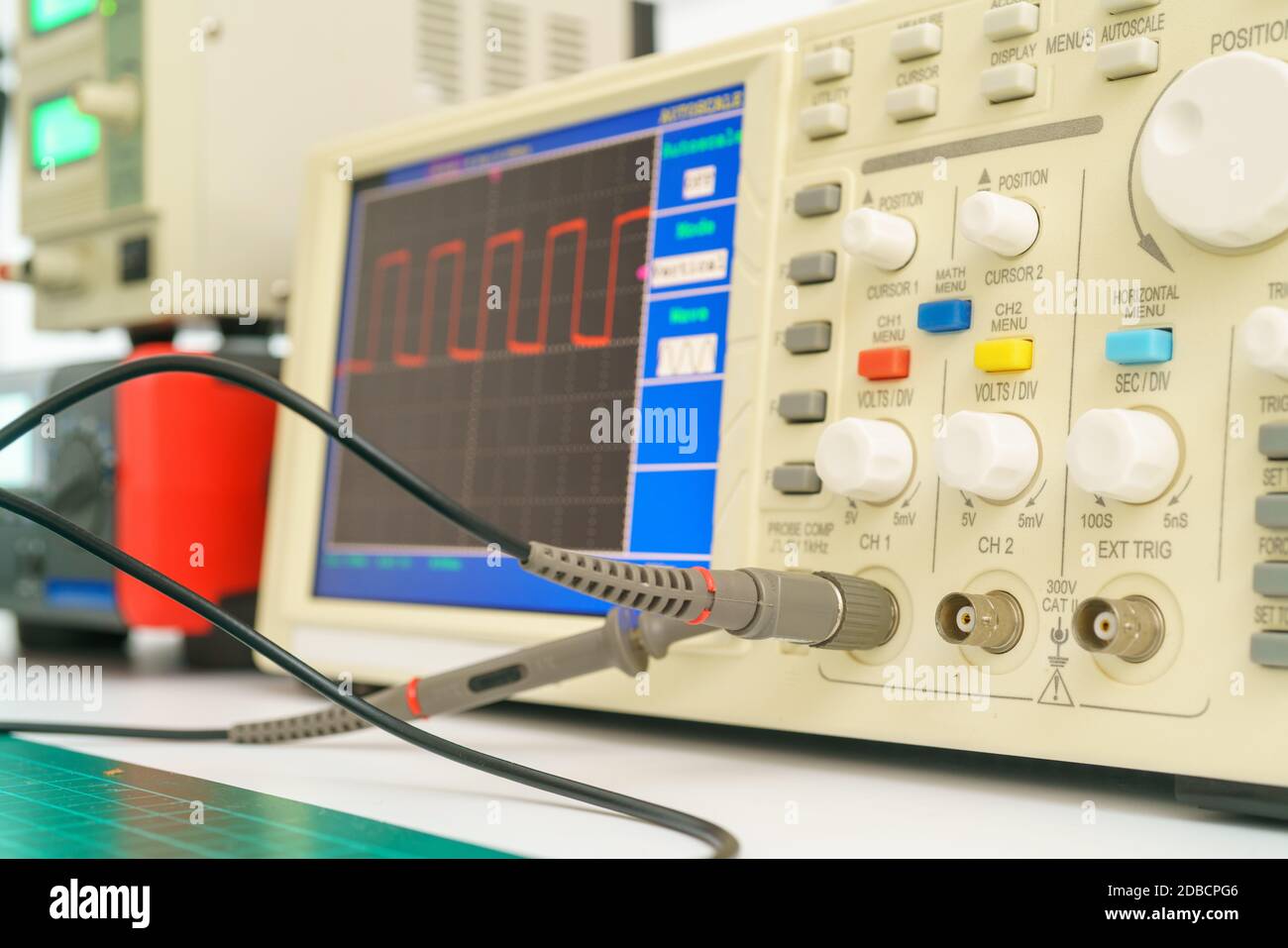 Instruments de mesure dans le laboratoire pour le développement de moderne appareils électroniques Banque D'Images