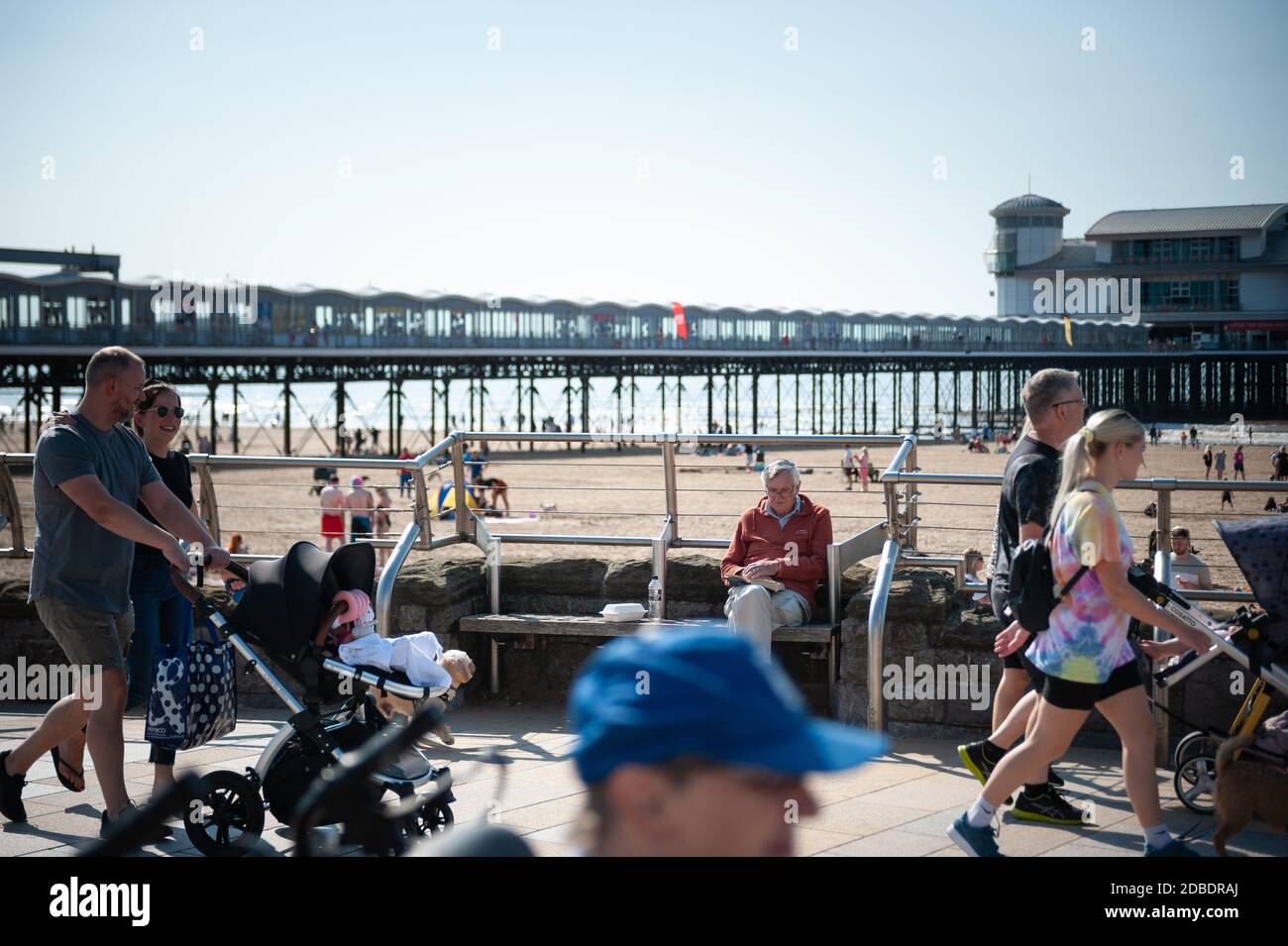 Weston-super-Mare, Royaume-Uni. 13 septembre 2020. Des milliers de voyageurs d'une journée visitent Weston-super-Mare pour profiter du week-end chaud un jour avant le verrouillage Banque D'Images