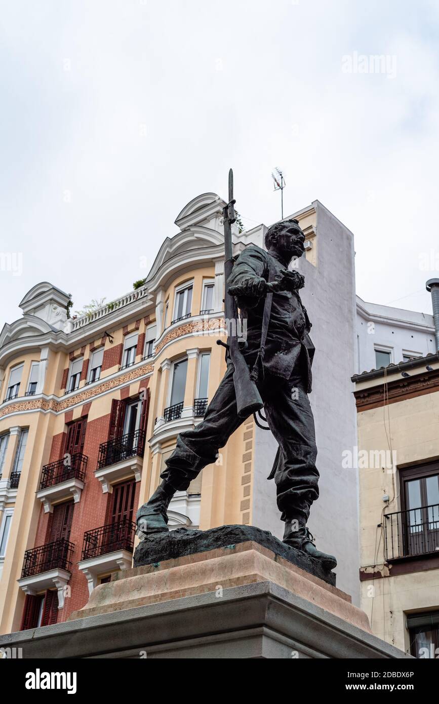 Madrid, Espagne - 4 octobre 2020 : statue de Cascorro dans le marché aux puces d'El Rastro. Zone d'Embajadores, quartier de Lavapies dans le centre de Madrid. C'est l'un des co Banque D'Images