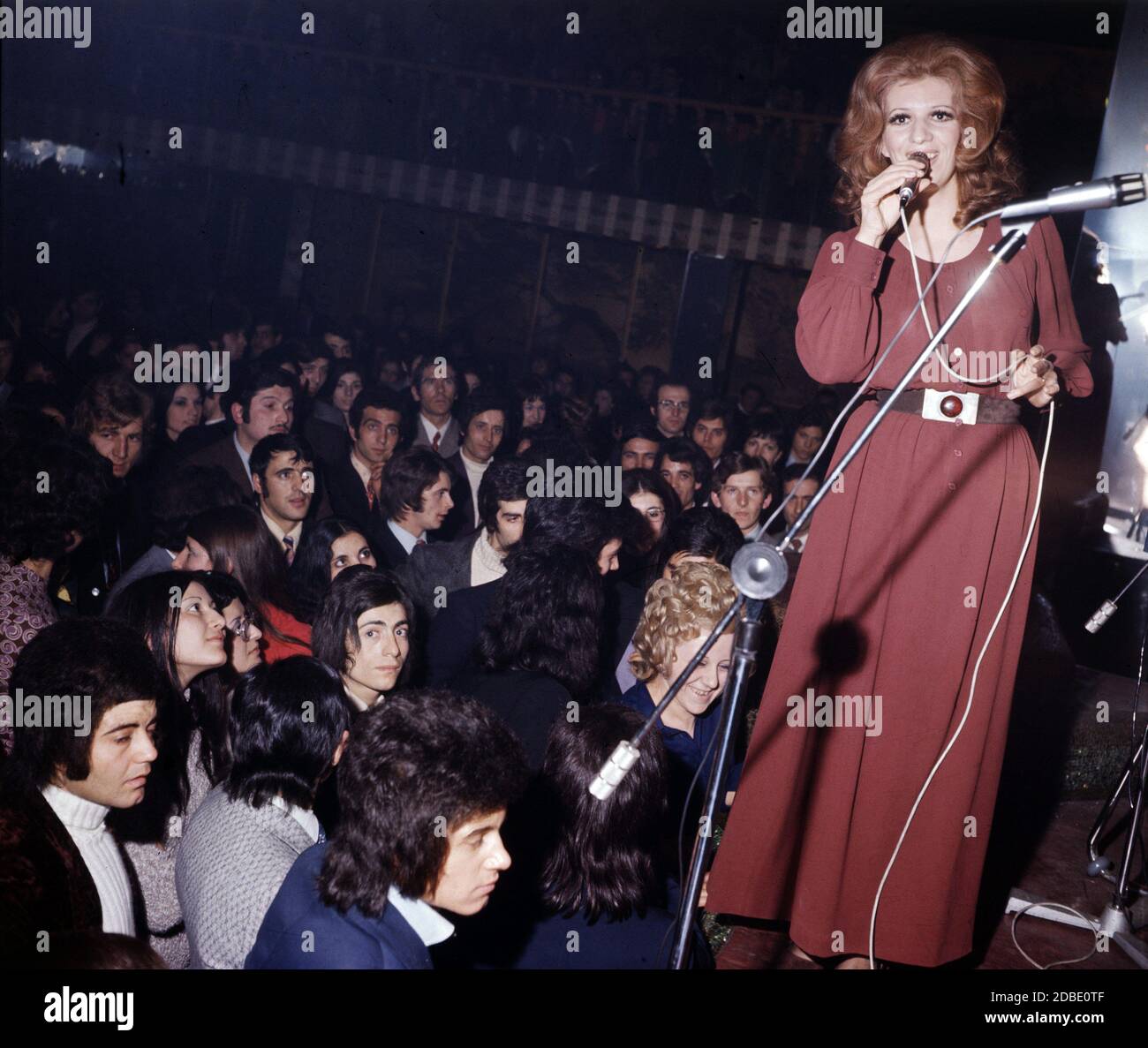 La chanteuse Iva Zanicchi, années 1970. --- la cantte Iva Zanicchi, Anni 70. Banque D'Images
