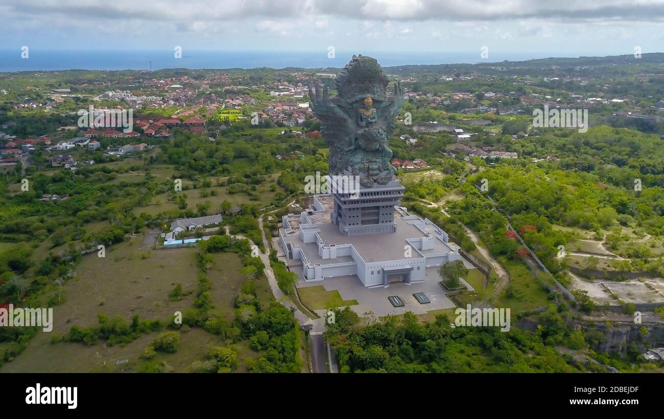 Bali site le plus emblématique Dieu hindou Garuda Wisnu Kencana statue La  statue de GWK est également une statue de 122 mètres de haut située à l'  Garuda Wisnu Kencana culturel Photo