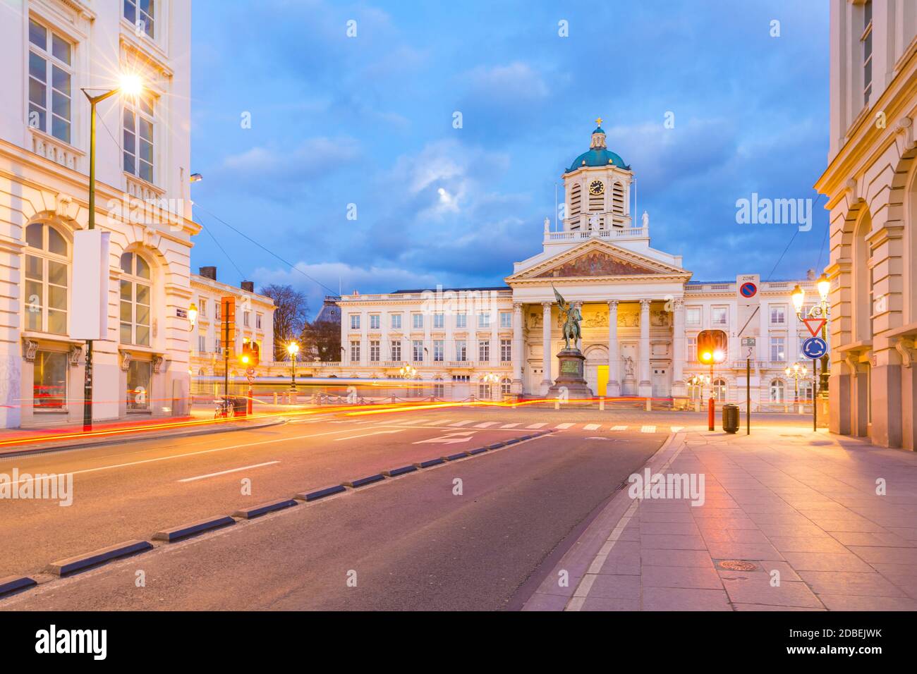 Paysage urbain de la place Royale de Bruxelles avec le Palais Cathédrale Chapelle dans le centre de Bruxelles Belgique Benelux UE. Centre d'intérêt et de shopping de la ville de eu Begium Banque D'Images