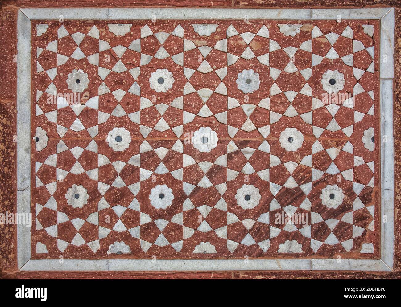 De belles sculptures de marbre sur la tombe d'Akbar temple, Agra, Inde Banque D'Images