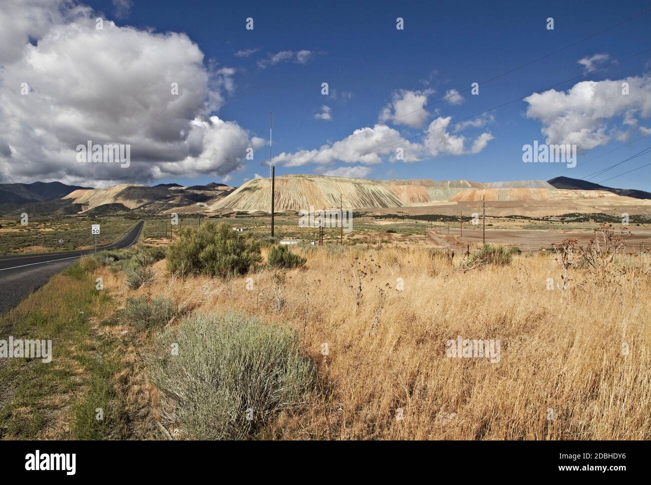L'Utah. Route à travers la prairie Banque D'Images