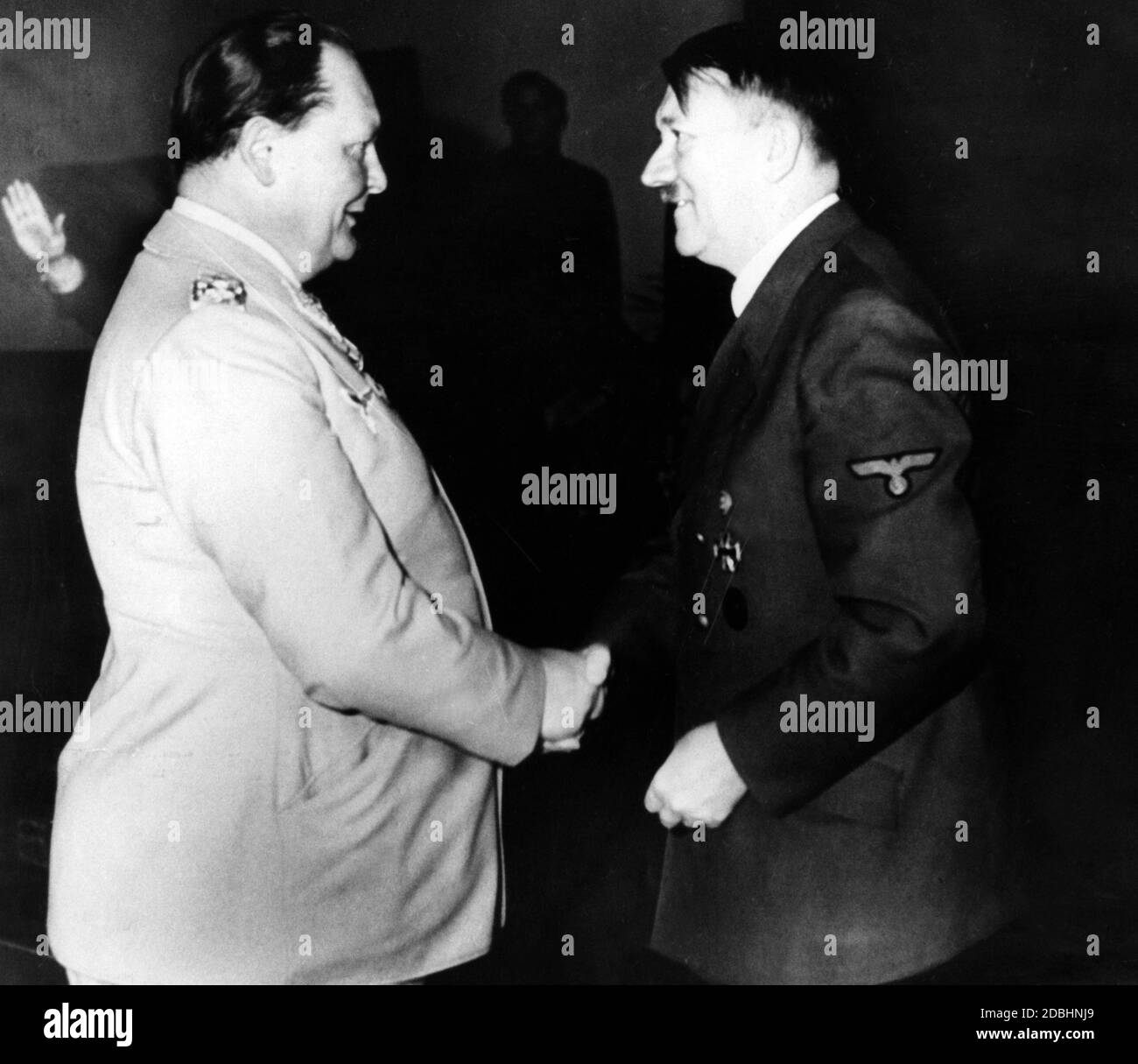 Hermann Goering félicite Adolf Hitler pour son anniversaire. Banque D'Images