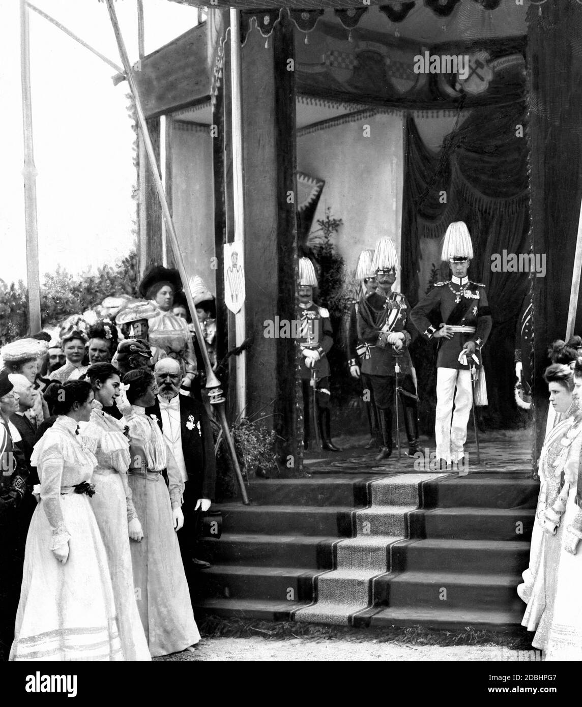 Le prince héritier Wilhelm à l'occasion du dévoilement du Mémorial de l'empereur Guillaume à Hohensyburg. Banque D'Images