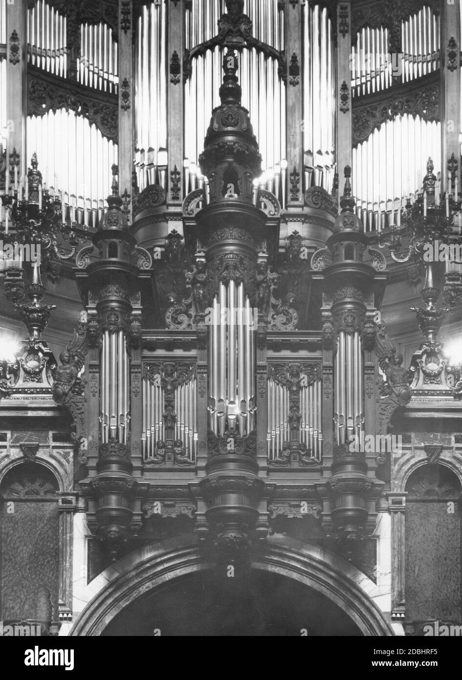 La photographie de 1932 montre le grand orgue de la cathédrale de Berlin, qui a été fait dans l'atelier de construction d'orgue Sauer. Banque D'Images