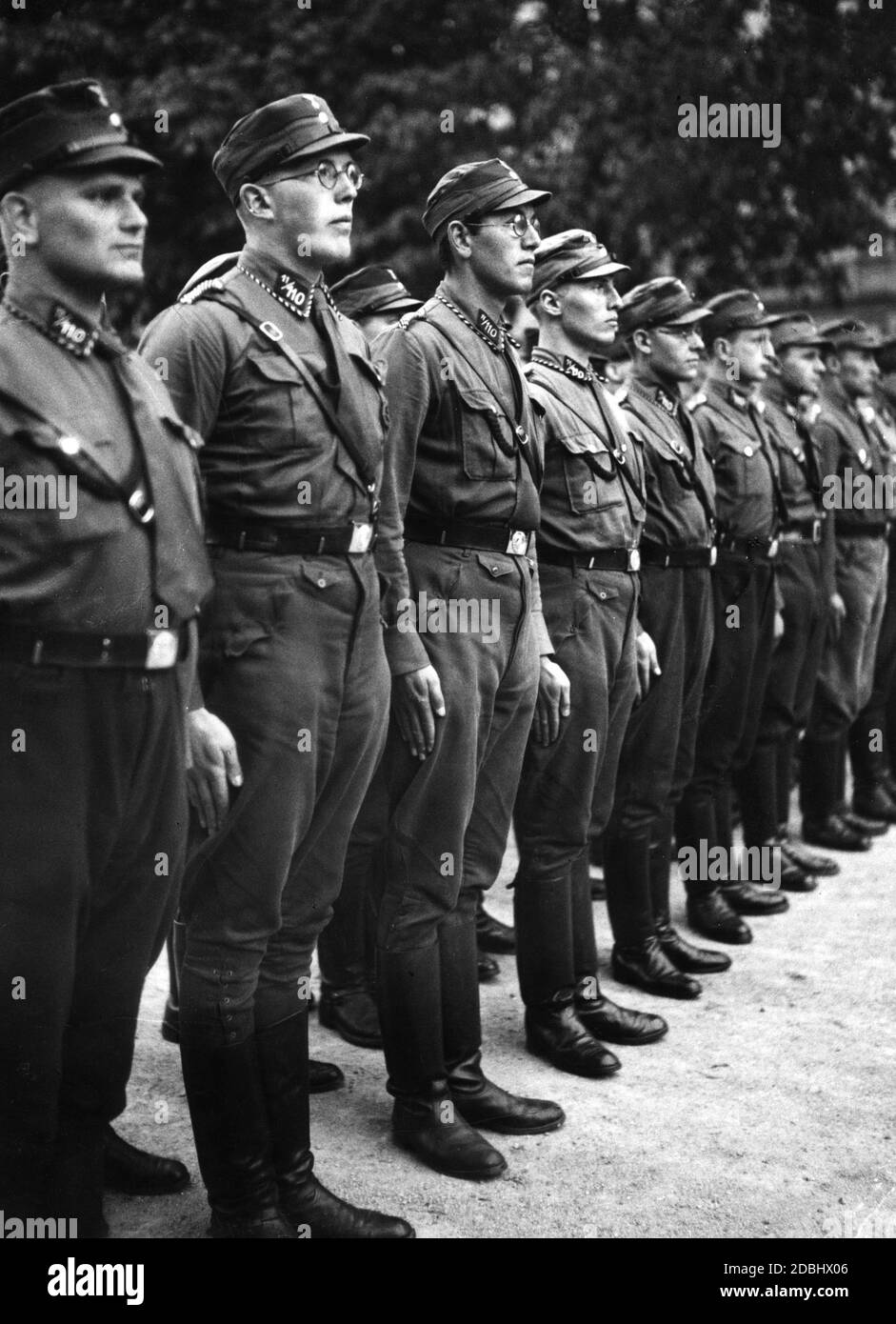 A aligné les étudiants de l'Université Ruprecht-Karls-Heidelberg en uniforme. Banque D'Images