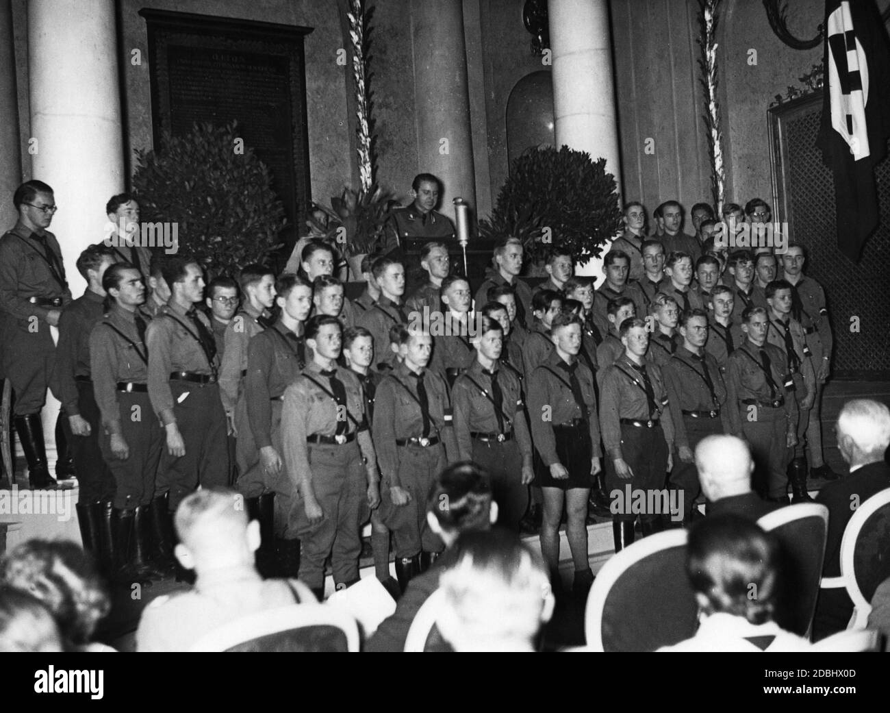 « le Reichsfuehrer » de l'Union des étudiants allemands, Andreas Feickert, prononce un discours lors de l'ouverture d'un concours Reich d'étudiants de l'université. » Banque D'Images