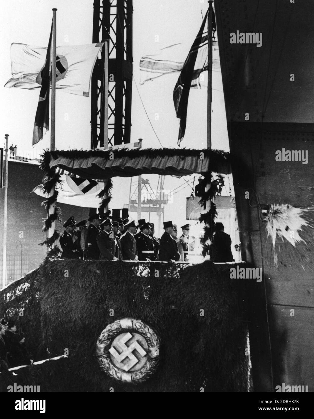 'Baptême du ''Bismarck'' pour son lancement le 14 février 1939. Avec un poids de 41700 tonnes et une longueur de 250.5 m, le Bismarck était le plus grand cuirassé de la Kriegsmarine allemande (''' la marine de guerre '').' Banque D'Images
