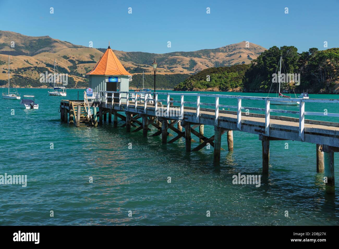 Daly's Wharf, jetée historique, port d'Akaroa, péninsule de Banks, Canterbury, South Island, Nouvelle-Zélande, Pacifique Banque D'Images
