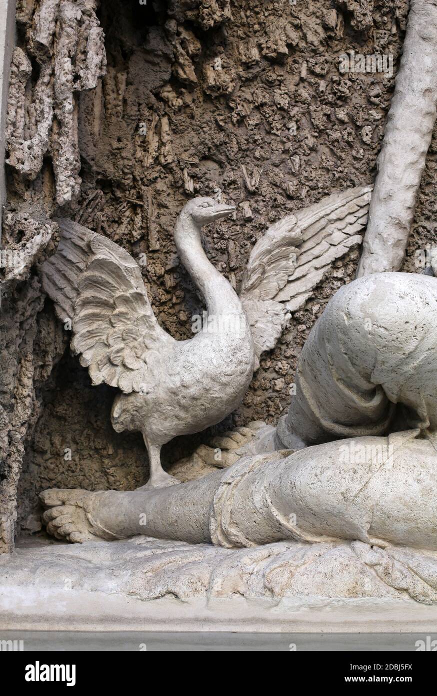 Four Fountains est un groupe de quatre fontaines de la fin de la Renaissance à Rome, en Italie. La figure d'une fontaine représente la déesse Juno Banque D'Images
