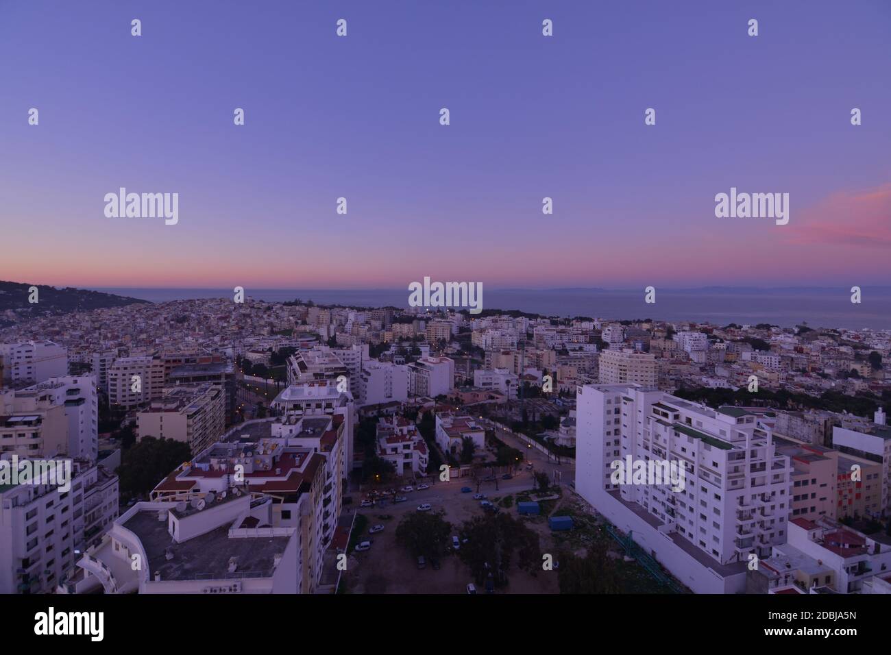 Vue générale de Tanger, avec medine dans le premier plan et . Tanger, Maroc, Afrique du Nord Banque D'Images