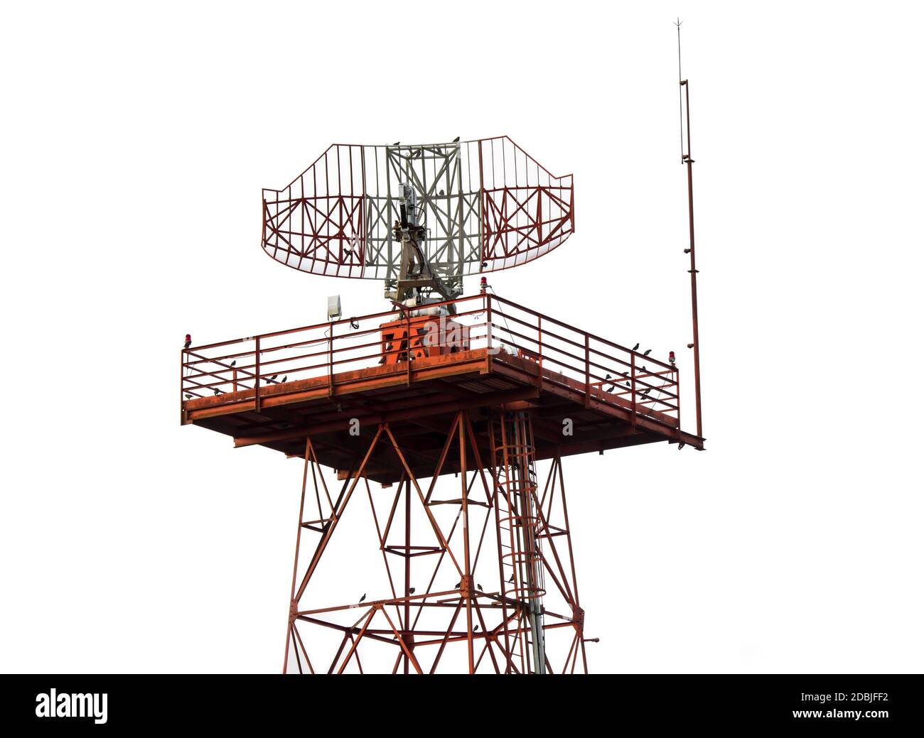 Métal rouge et blanc tour radar dans la zone de l'aéroport avec le plan landing Banque D'Images