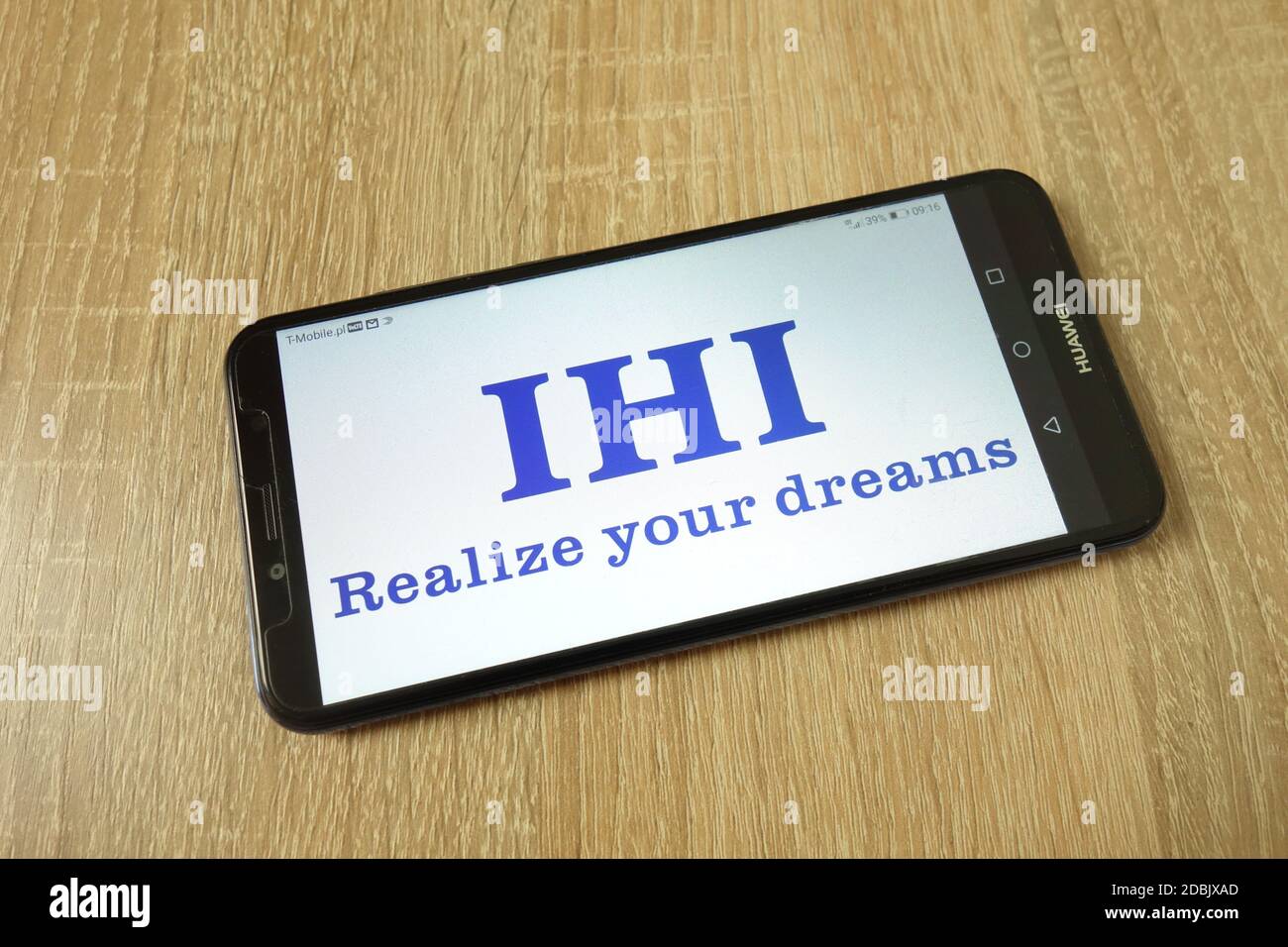 KONSKIE, POLOGNE - 21 juin 2019 : logo de la société IHI Corporation affiché sur le téléphone portable Banque D'Images