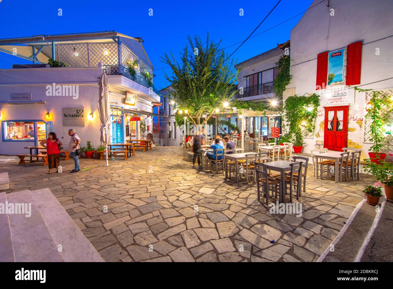 Incroyable village pittoresque de Glossa au coucher du soleil, Skopelos,  Grèce Photo Stock - Alamy