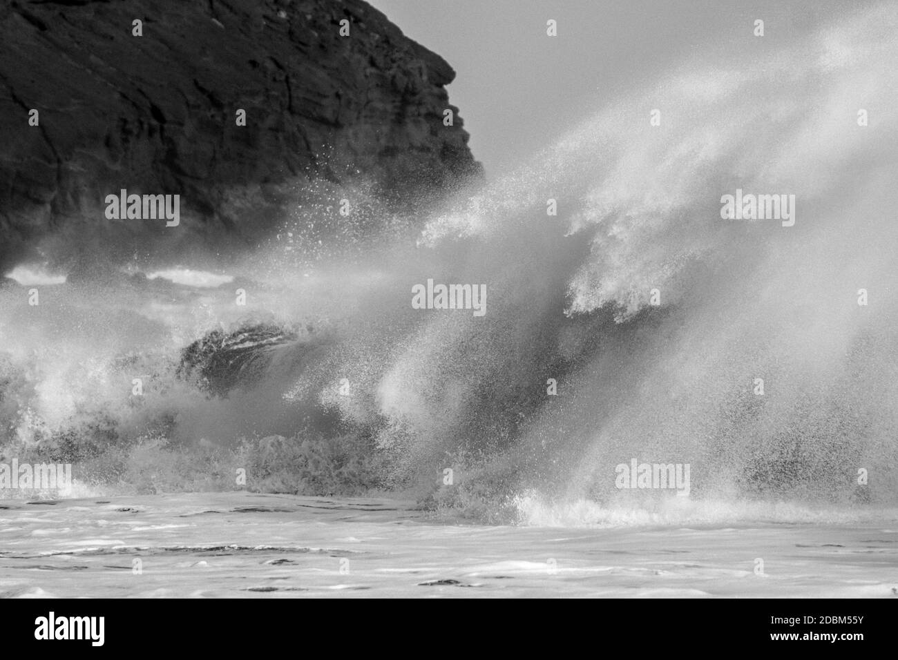 A proximité de la grande vague d'eau de mer, à‚‚Ténérife, îles Canaries, Espagne Banque D'Images A proximité de la grande vague d'eau de mer, à‚‚Ténérife, îles Canaries, Espagne Banque D'Images