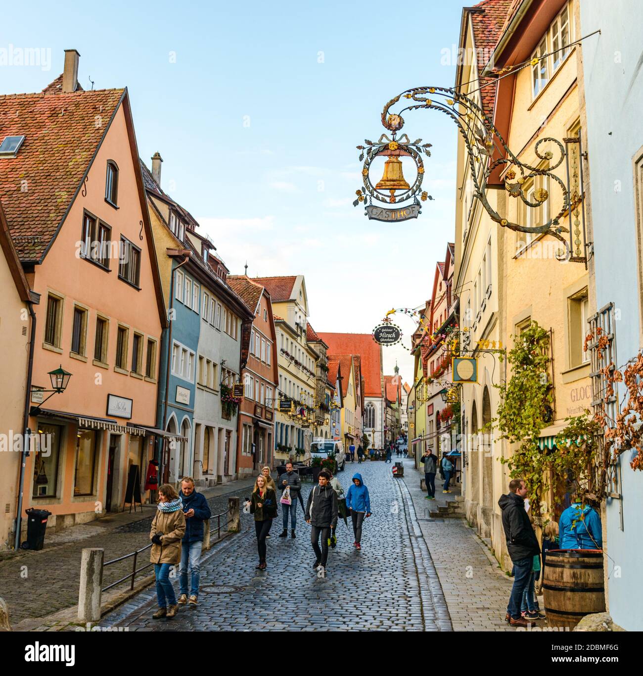 12 akt 2020: Rothenburg ob der Tauber en automne. Bavière, Bayern, Allemagne, maisons à colombages Banque D'Images
