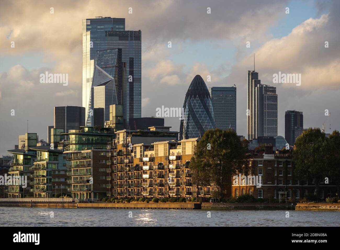 Londres City gratte-ciel au coucher du soleil, Angleterre Royaume-Uni Banque D'Images