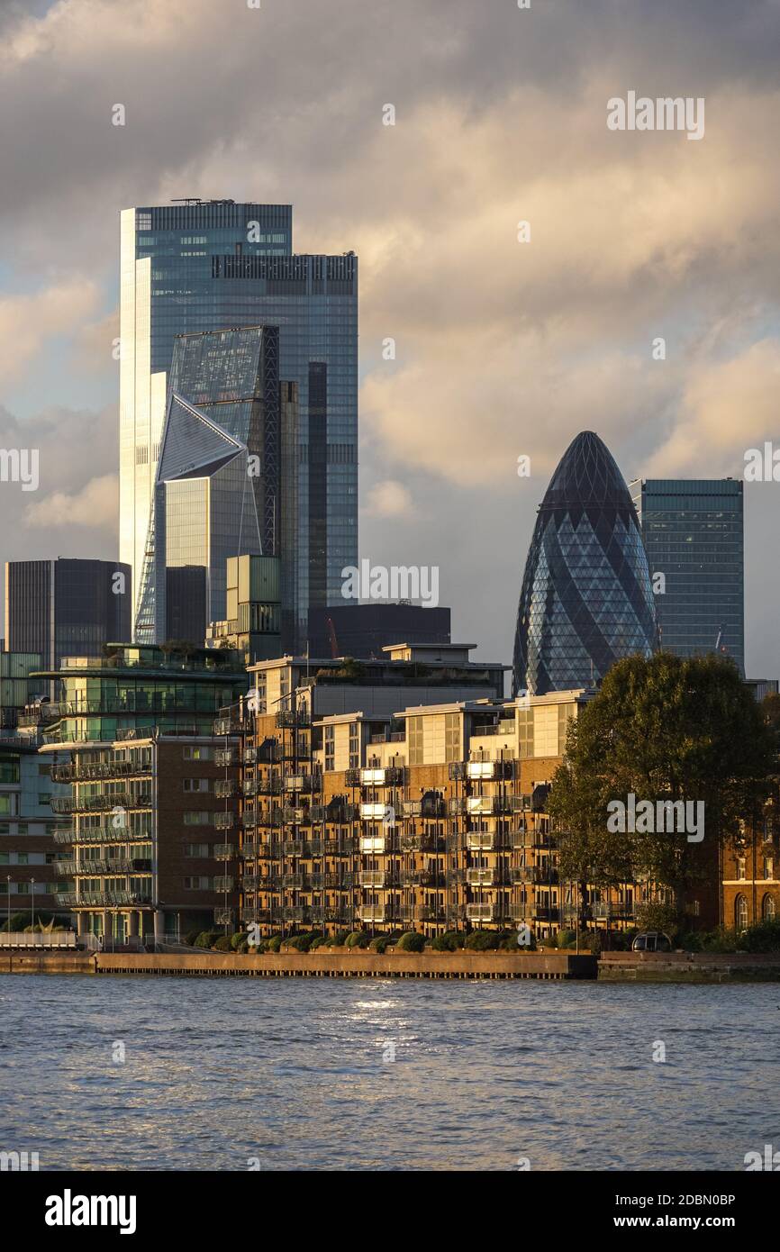 Londres City gratte-ciel au coucher du soleil, Angleterre Royaume-Uni Banque D'Images