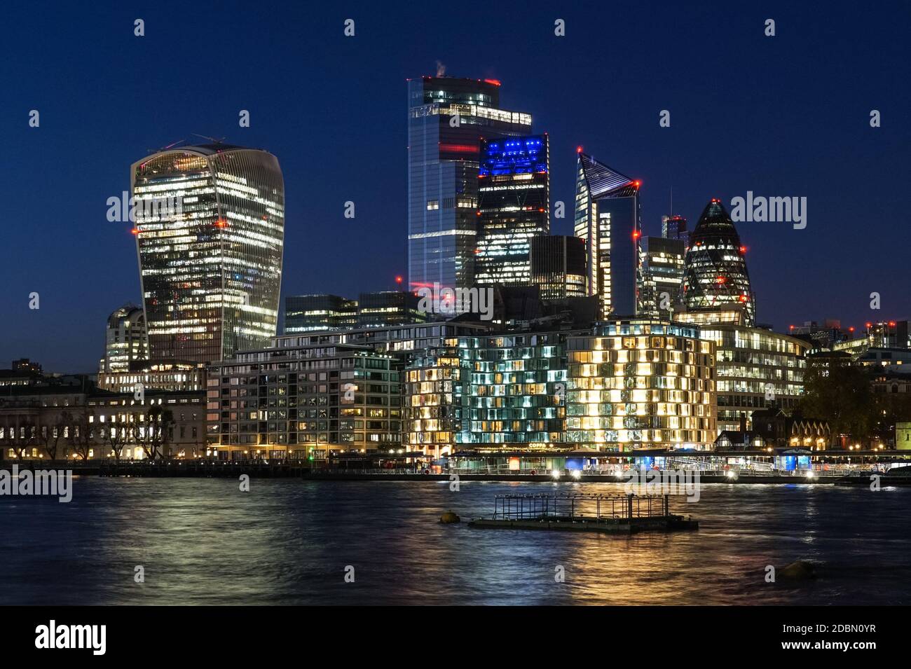 The City of London at Night, Londres Angleterre Royaume-Uni Banque D'Images