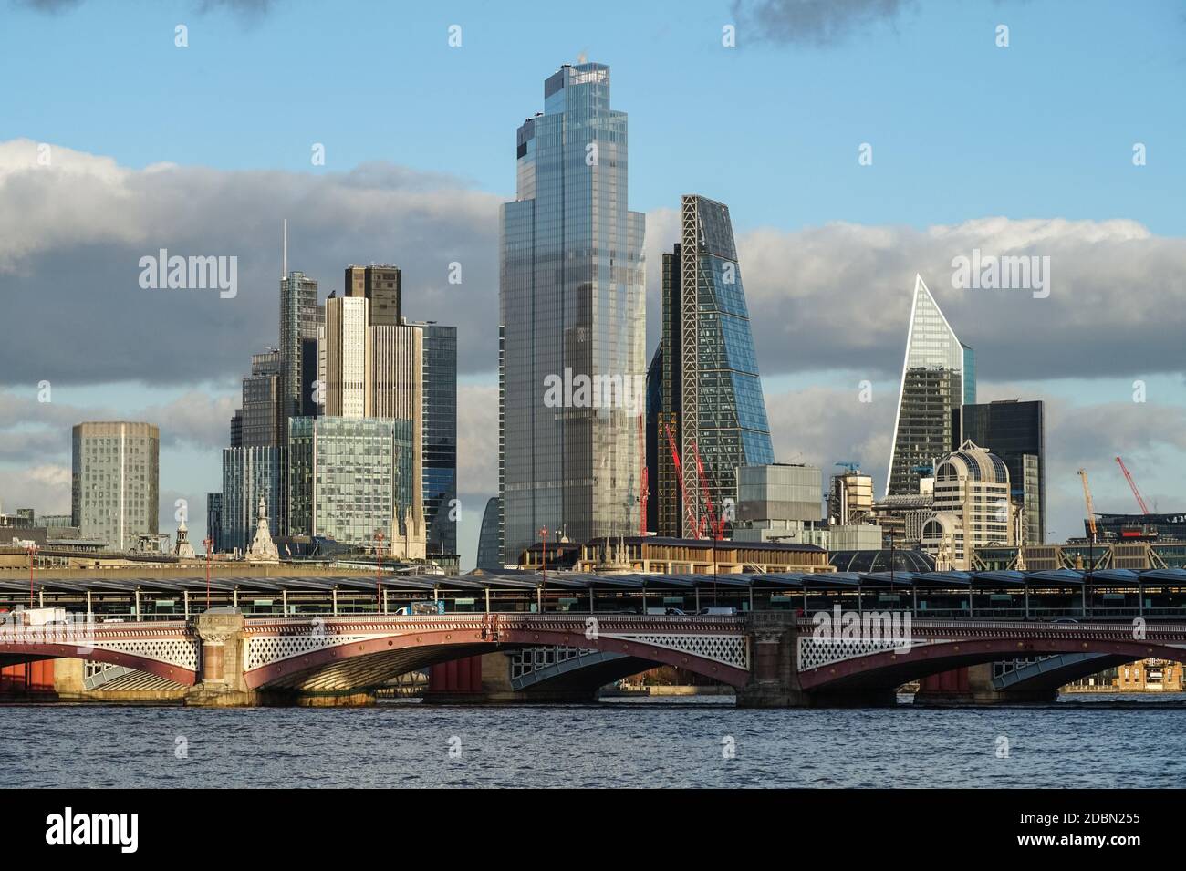 Gratte-ciels dans la City de Londres, Angleterre Royaume-Uni Banque D'Images
