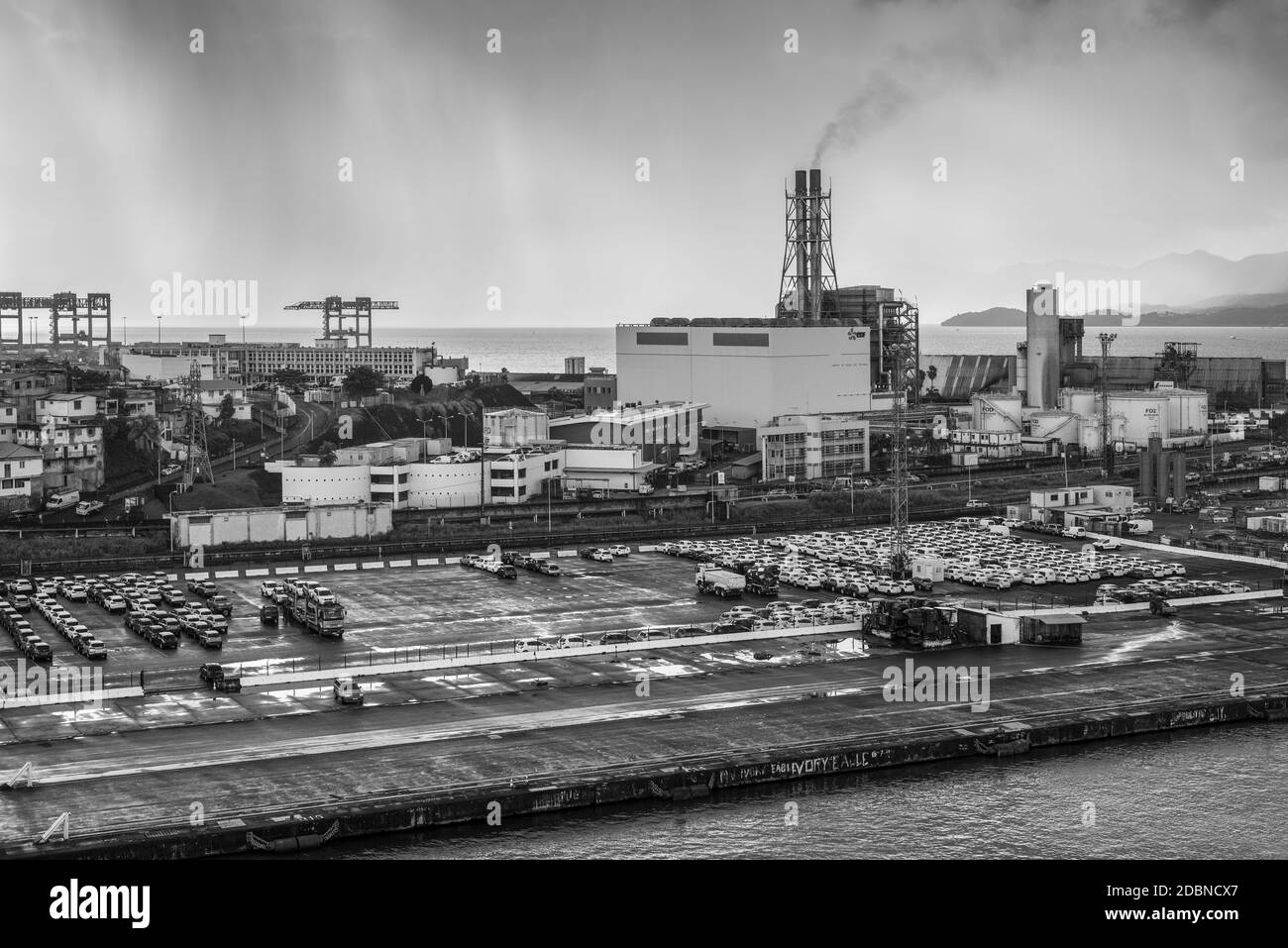 Fort-de-France, Martinique - 19 décembre 2016 : Power Plant (EDF - Electricite de France) et de l'infrastructure portuaire de Fort-de-France, la capitale de Ma Banque D'Images