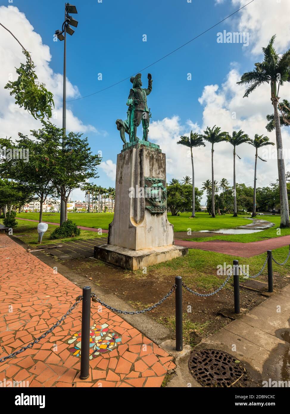 Fort-de-France, Martinique - 19 décembre 2016 : Statue de Pierre Belain d'Esnambue, qui a établi la première colonie française permanente, Saint-Pierre, o Banque D'Images