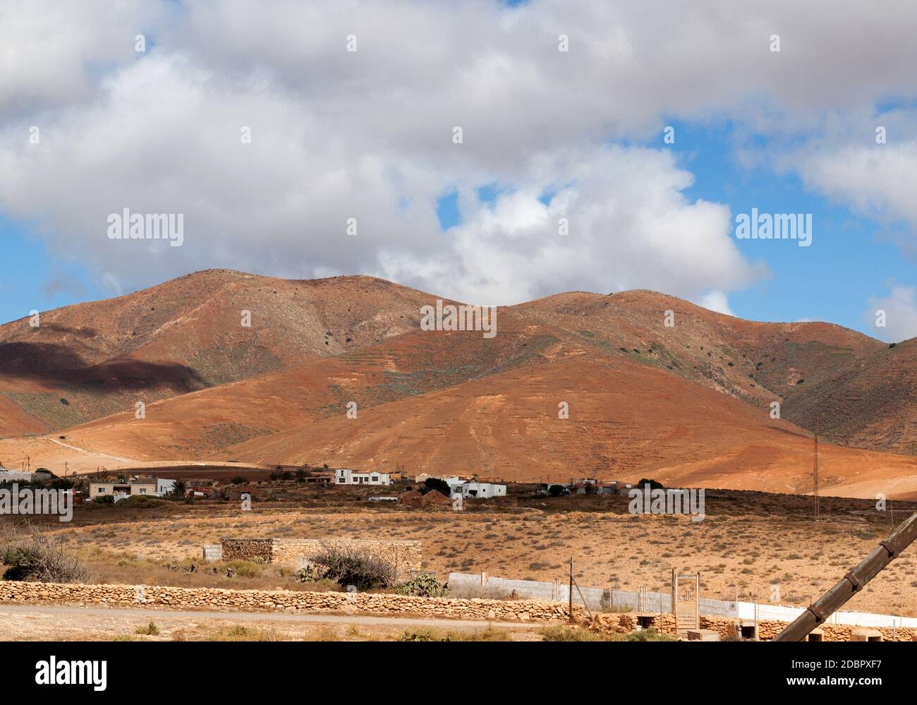 Paysage de champs et de montagnes près du village d'Antigua, Fuerteventura, îles Canaries, Espagne Banque D'Images