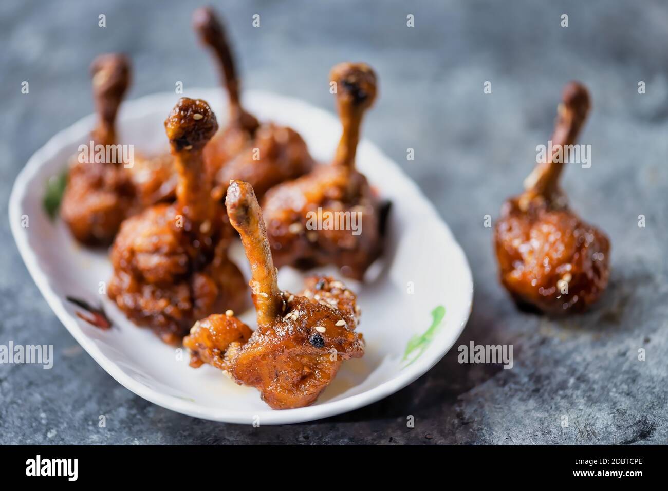 gros plan de la lipop en ailes de poulet frites Banque D'Images