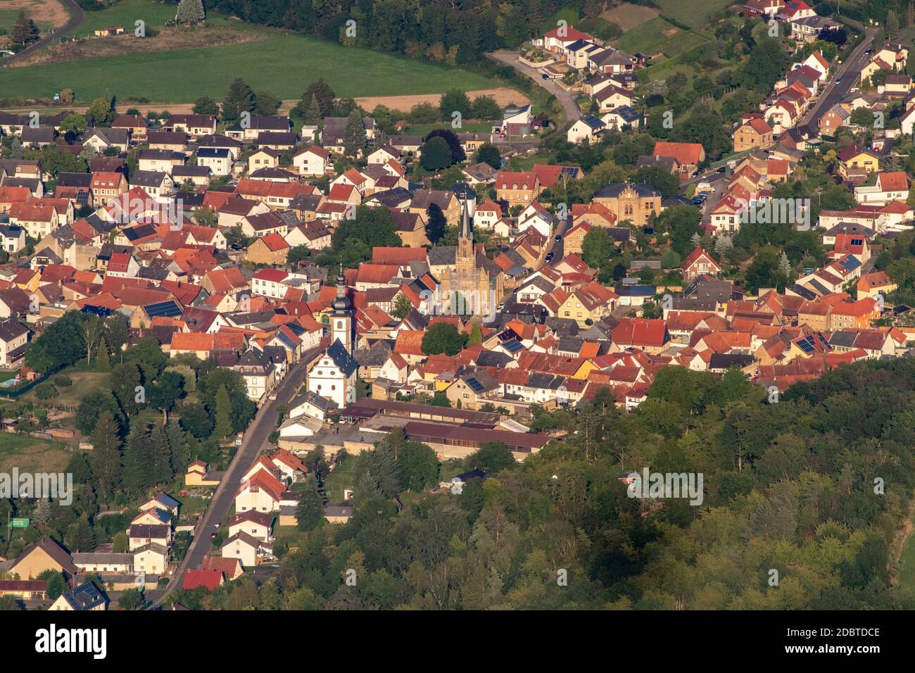 Vue aérienne du village de Kirschroth en Allemagne, Rhénanie Palatinat près de Bad Sobernheim Banque D'Images