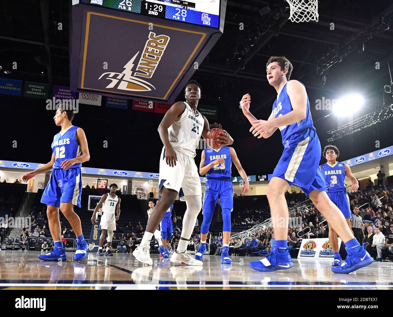Riverside, CA. 23 février 2019. Onyeka Okongwu #21 en action lors de la CIF-SS DIV 1 Boys Prep Basketball final Santa Margarita vs Chino Hills à l'université baptiste Cal.obligatoire crédit photo: Louis Lopez/Modern Exposure/Cal Sport Media/Alamy Live News Banque D'Images