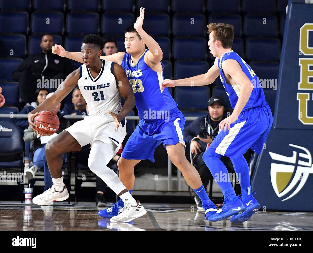 Riverside, CA. 23 février 2019. Onyeka Okongwu #21 en action lors de la CIF-SS DIV 1 Boys Prep Basketball final Santa Margarita vs Chino Hills à l'université baptiste Cal.obligatoire crédit photo: Louis Lopez/Modern Exposure/Cal Sport Media/Alamy Live News Banque D'Images