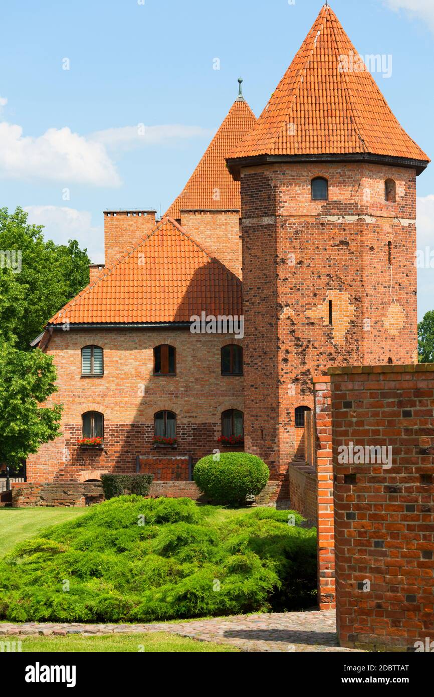 Malbork, Pologne - 25 juin 2020 : Château de Malbork du XIIIe siècle, forteresse médiévale teutonique sur la rivière Nogat. C'est le plus grand château du monde, U Banque D'Images